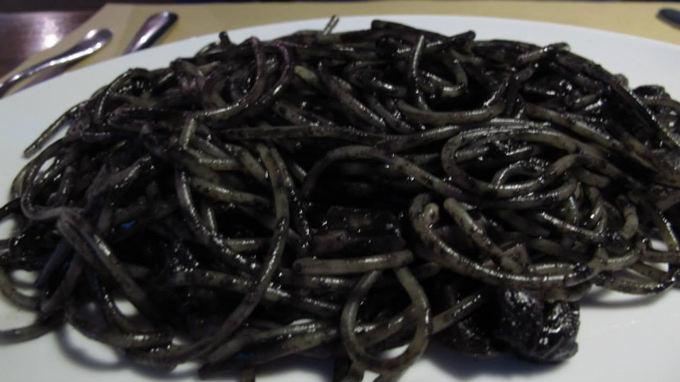 spaghetti-al-nero-di-seppia.jpg