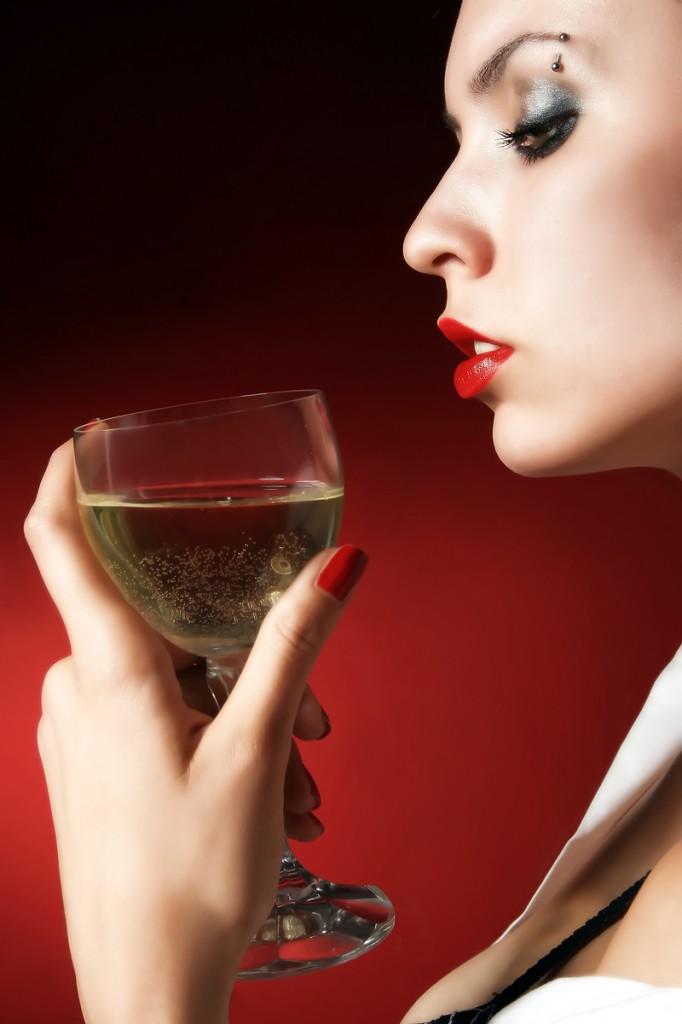woman-and-wine