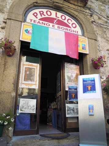 L'ingresso della Proloco Teano e Borghi
