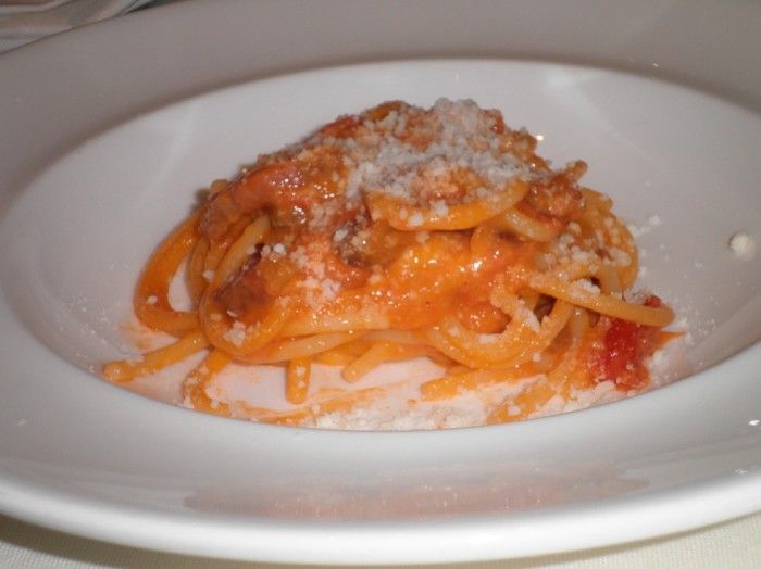 Spaghettone di "Benedetto Cavalieri" pomodoro del piennolo, guanciale e pecorino