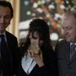 Penelope Cruz con un vero tartufo bianco ad Alba