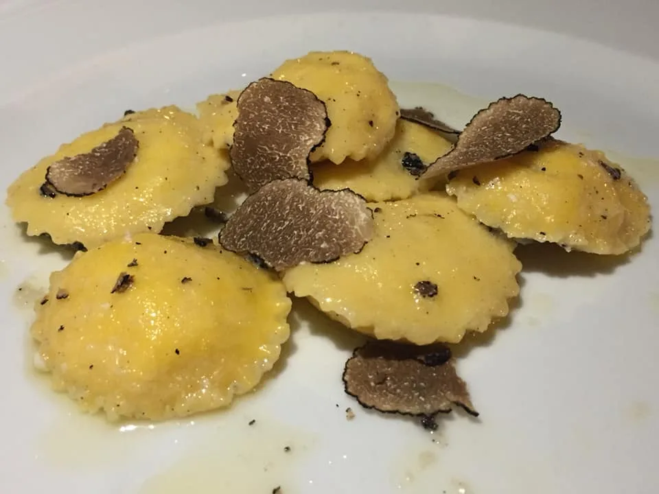 Porta Sirena a Paestum, ravioli di ricotta con tartufo di Colliano