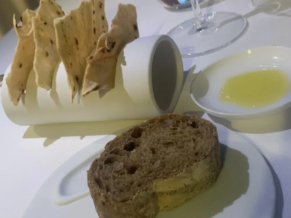 Hotel Angiolieri l'Accanto, pane, crackers e olio della Penisola Sorrentina