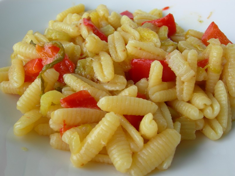 Gnocchetti con peperoni e fichi