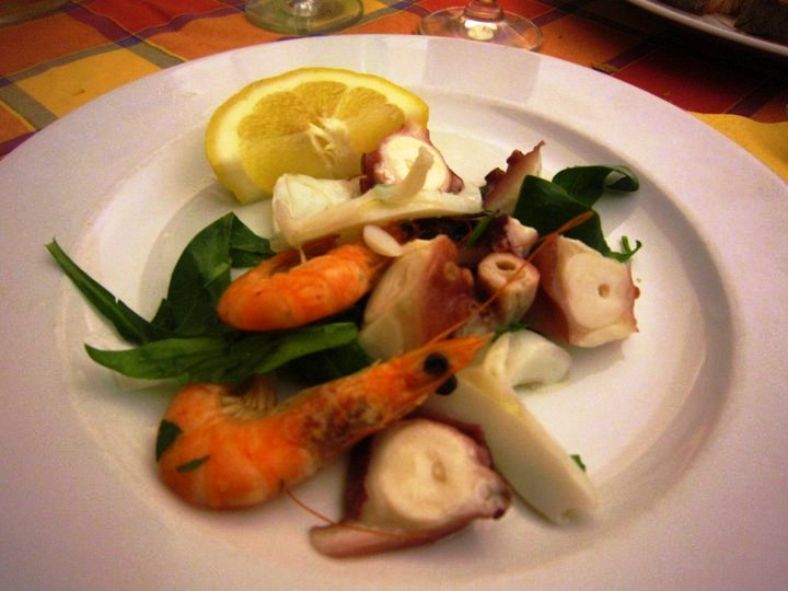 Napoli, Antica Trattoria Da Carmine ai Tribunali, cucina di casa dal 1967 tra sogni e vecchi