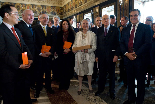 Cosimo Rummo (ultimo a dx) con il presidente della Repubblica, in occasione della consegna del Premio Leonardo Qualità Italia 2010, dedicato all’eccellenza del made in Italy