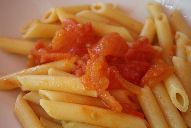 Formato classico per sugo classico: penne zita al pomodoro (foto Stefania Carlo)