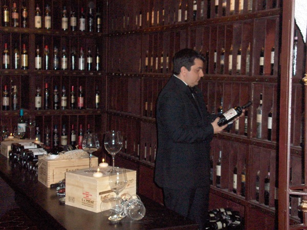 In cantina Dolce Vite, tra le bottiglie campane