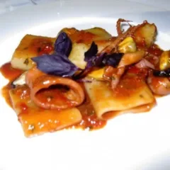 Mezzo pacchero con totani e patate