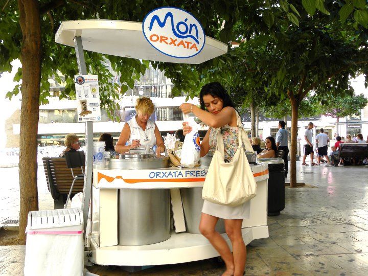 I molti luoghi dell'orxata. Qui la diffusa "Mòn orxata" (foto di Sara Marte)