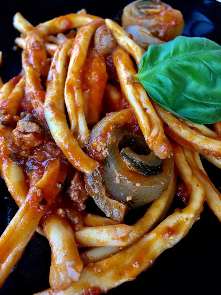 Osteria del Notaro, fusilli con sugo di cotica