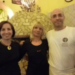 Angelina e Attilio, la mamma Maria Francesca al centro