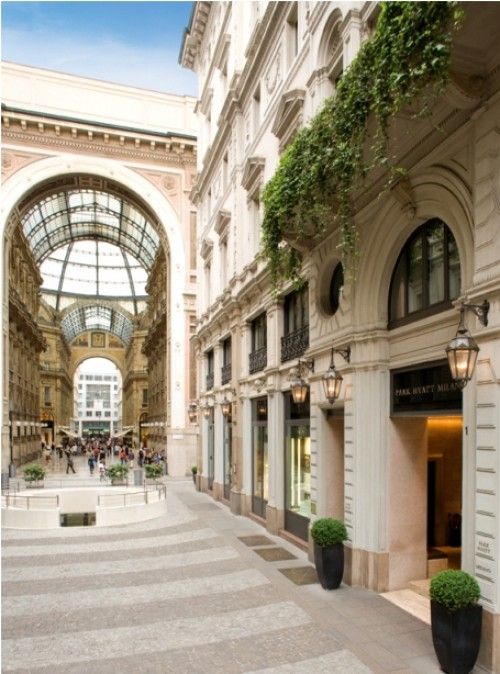 Hotel Park Hyatt Milano con la Galleria Vittorio Emanuele II