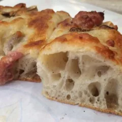 Serenella, salsiccia e funghi