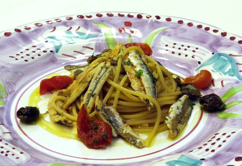 Spaghetti alla puttanesca di alici e colatura di Cetara - Luciano Pignataro  Wine Blog