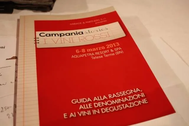 Il viaggio tra i rossi di Campania stories