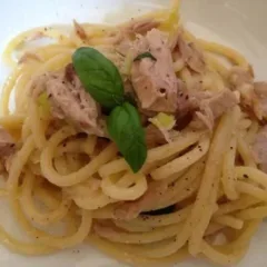 Spaghettone di Gragnano con ventresca di tonno