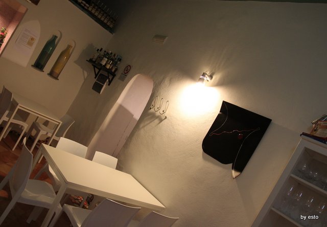 Osteria Mediterranea Sesta Stazione. L'interno