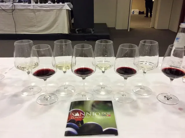 Gli otto vini in degustazione