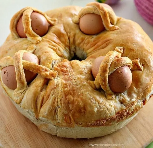 Casatiello salato napoletano