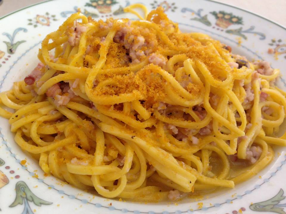 Mamma Angelina, i tagliolini con ragout bianco di polpo e bottarga