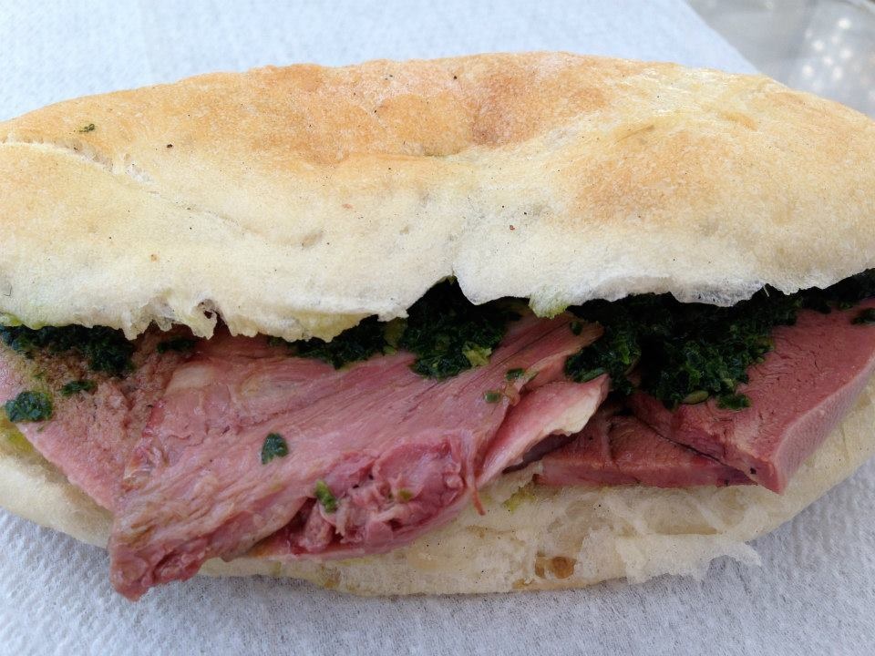 Mordi e Vai, il panino con lingua e salsa verde