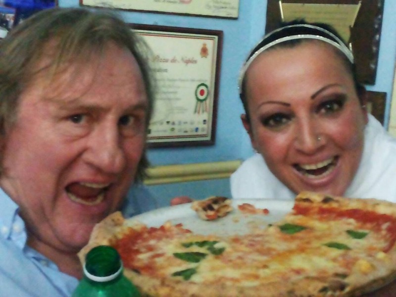 Pizza fritta per Depardieu dalla Figlia del Presidente Luciano
