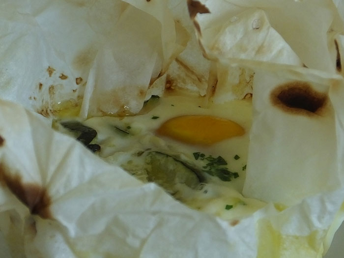 Agriturismo La Villa, uovo in camicia con zucchine e cipolle