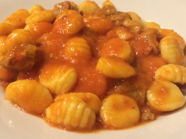 Osteria dell'Angelo, gnocchi al sugo di spuntature