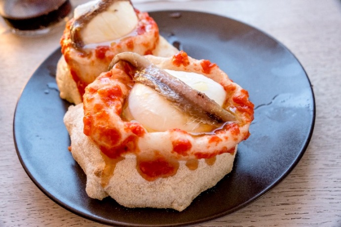 Cricò & Pe, Babà di pizza con alice