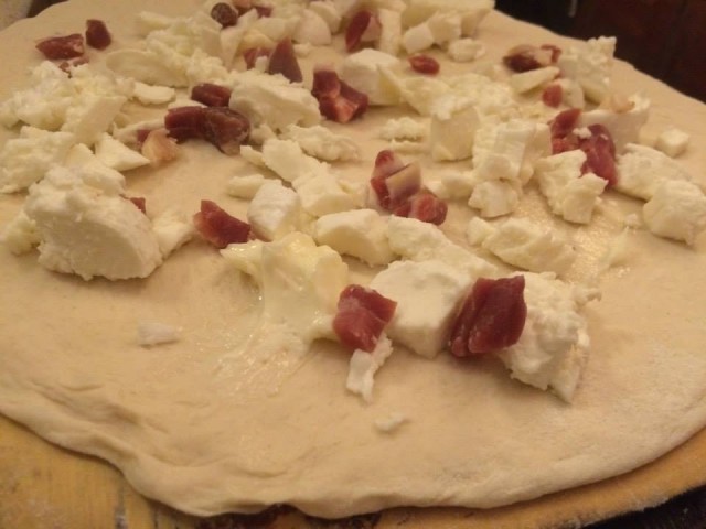 Pizzeria Negri, pizza bianca con burro, mozzarella e prosciutto