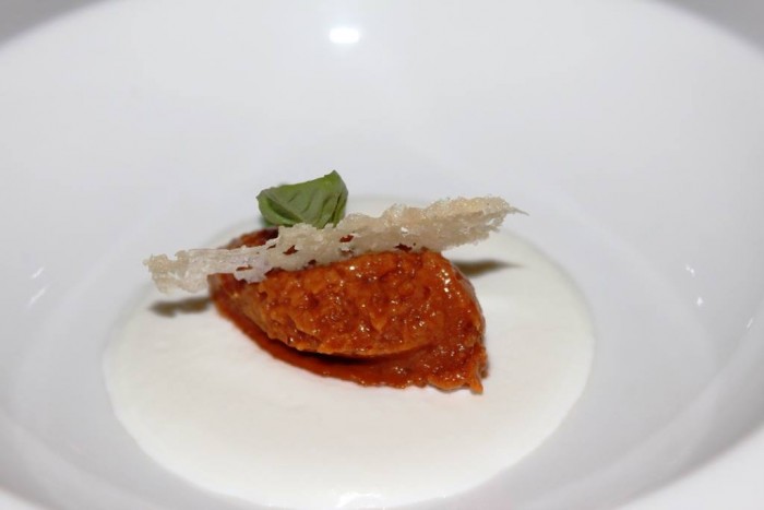 Bikini, gelato al ragù e stracciata di bufala