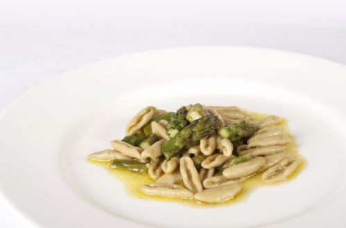 Cavatelli di grano arso e asparagi