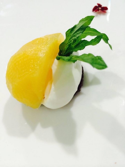 La Galleria, percoca sciroppata sablé e classica chantilly