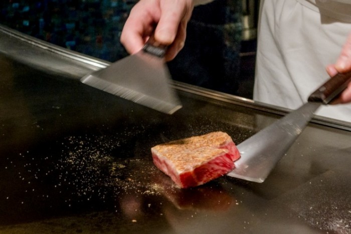 Ginza Ukai-Tei, La carne “Ukai-gyu”,  la cottura