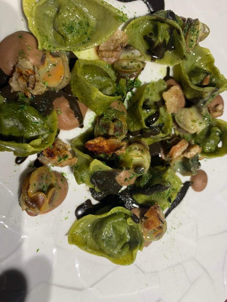 Essenza - Tortelli alle erbe pazze, cotiche e fagioli