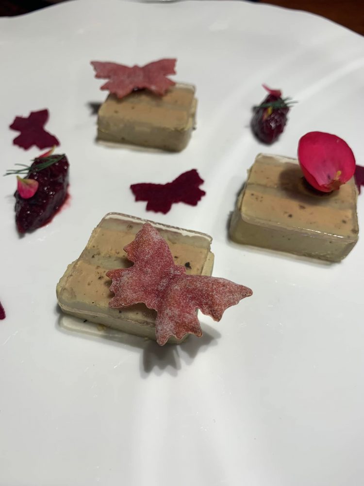 Essenza - Terrina di anguilla e foie gras, prugna e rape rosse
