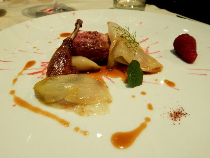 Marennà, piccione, lamponi, pepe rosa e rose