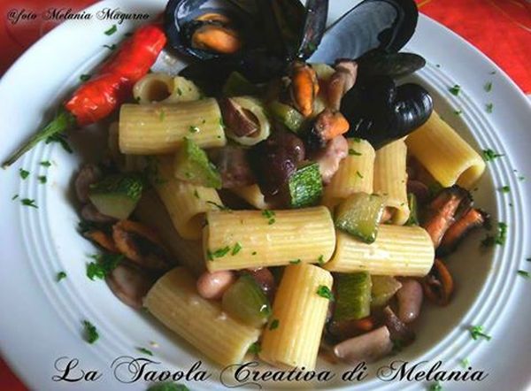 Pasta con fagioli, cozze e zucchine