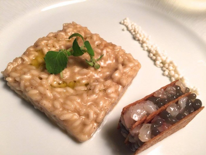 Casa Vissani, Carnaroli alle nocciole con crudo di branzino all’ananas, caviale di doppia panna