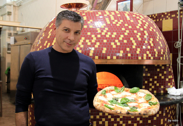 Francesco De Luca Pizzeria Pellone Napoli la pizza a rota de carro 