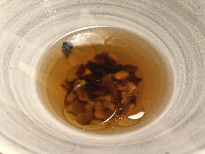 Terra,  Il “Terra” tea (brodo di manzo con funghi)