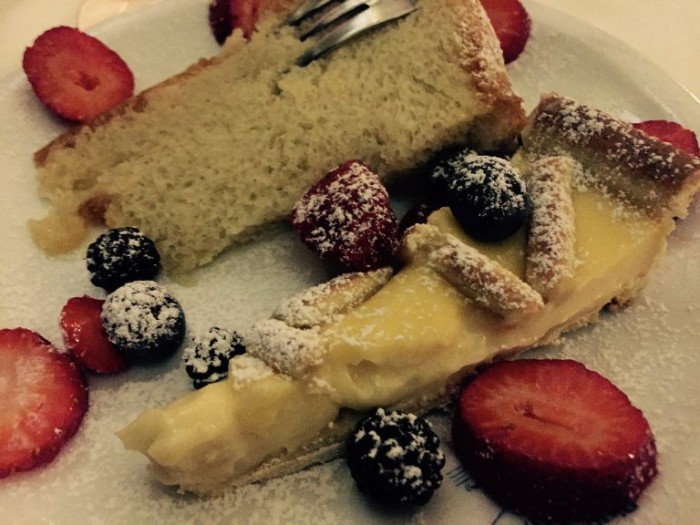 Cicciotto, il babà della babaiola e la pizza di crema