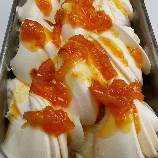 Greed, gelato Yogurt di pecora con marmellata di arance