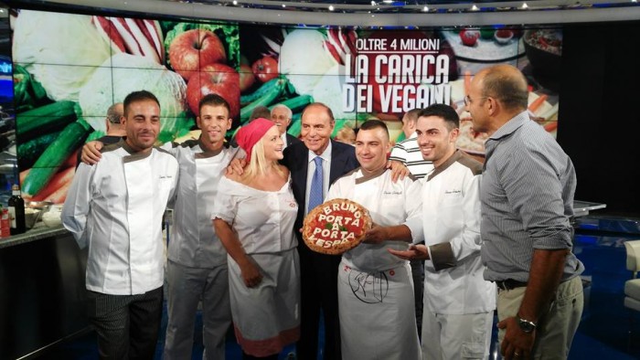 La pizza napoletana da Bruno Vespa: Teresa Iorio, Davide Civitiello e Franco Manna