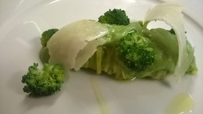 Chitarra con alici salate, broccoli e pecorino