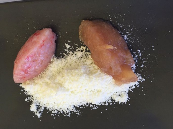 Da Ninì a Bacoli, crudo di gambero e mela annurca con mozzarella grattugiata