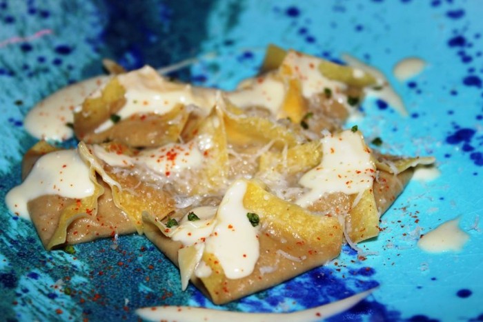 S’Apposentu di Casa Puddu, raviolini di melanzane con salsa montata al basilico