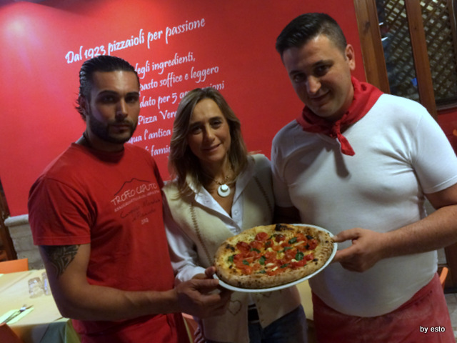 Pizzeria Verace.  Salvatore Coppola e Marco Di Matola con Paola Cappuccio