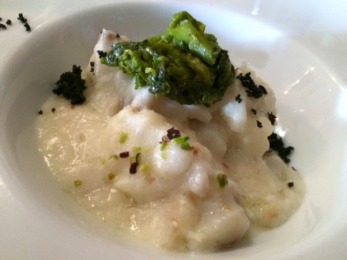 La Cantinella sul Mare, baccalà cotto nel latte, con broccoli